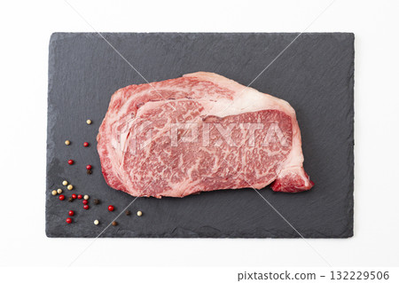 Kuroge Wagyu beef sirloin steak Kuroge Wagyu beef sirloin steak 132229506