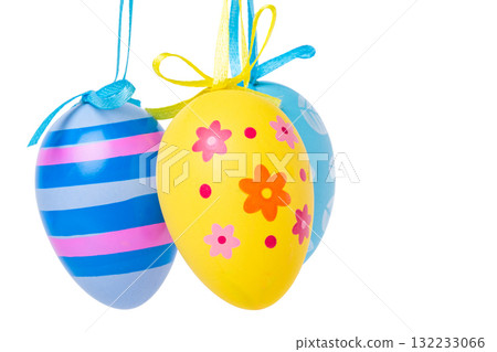 Easter egg isolated Easter egg isolated 132233066