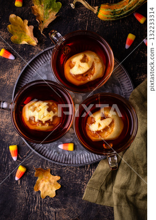 Haloween spicy apple cider drink 132233314