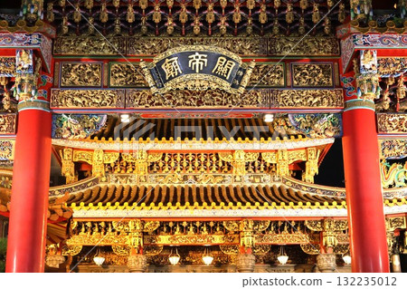 夜間的橫濱關帝廟（神奈川縣橫濱市中區山下町） 132235012