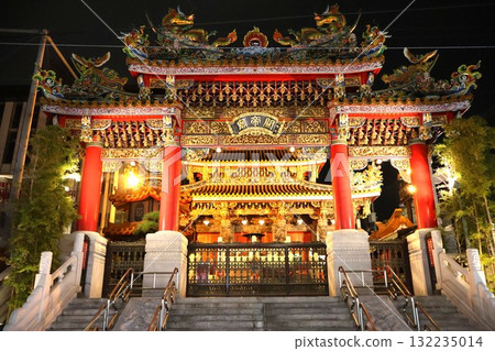 夜間的橫濱關帝廟（神奈川縣橫濱市中區山下町） 132235014