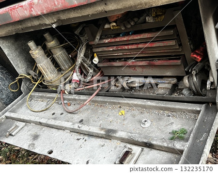 Worn out work tools in a toolbox Worn out work tools in a toolbox 132235170