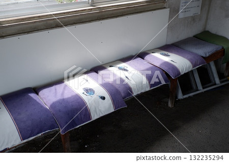 Tsugaru-Osawa Station waiting room 132235294