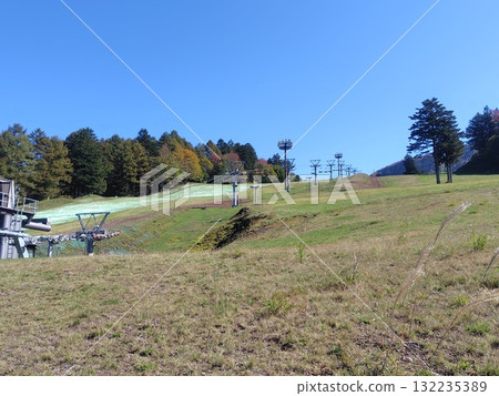 秋高氣爽的丸沼高原滑雪場 秋高氣爽的丸沼高原滑雪場 132235389