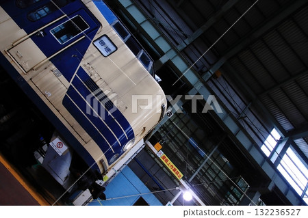 A 583 series train quietly standing in the garage of the Akita General Rolling Stock Center (@Public Event)_Photo taken on October 18, 2025 A 583 series train quietly standing in the garage of the Akita General Rolling Stock Center (@Public Event)_Photo taken on October 18, 2025 132236527