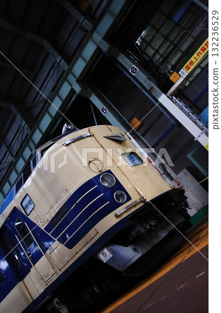 A 583 series train quietly standing in the garage of the Akita General Rolling Stock Center (@Public Event)_Photo taken on October 18, 2025 A 583 series train quietly standing in the garage of the Akita General Rolling Stock Center (@Public Event)_Photo taken on October 18, 2025 132236529