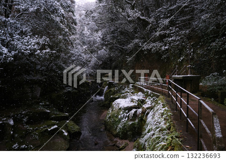 Sekiyoshi Canal in winter 132236693