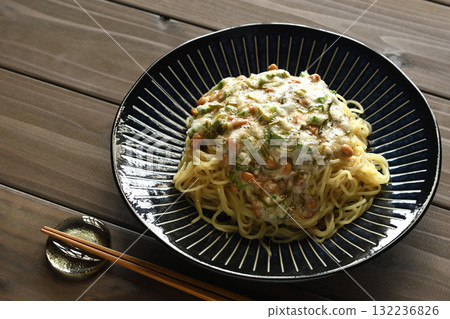 黏稠順滑的中國冷面 132236826