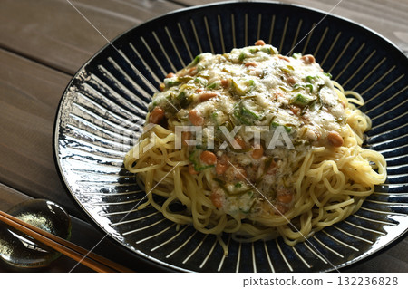 Sticky and creamy chilled Chinese noodles 132236828