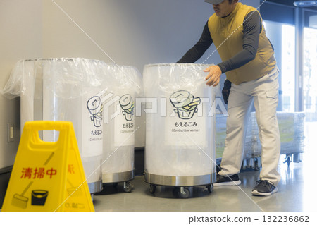 一個拋棄垃圾的人 一個拋棄垃圾的人 132236862