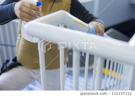 Building cleaner 132237152