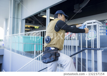 建築清潔劑 132237154