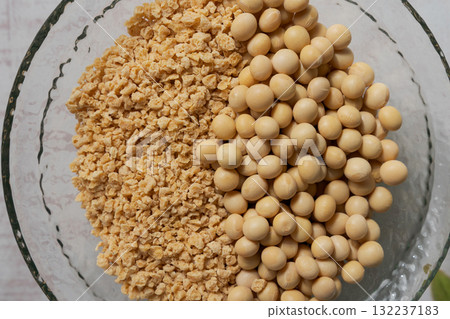 用大豆肉製成的肉末便當 132237183