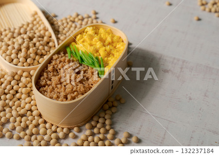 用大豆肉製成的肉末便當 132237184