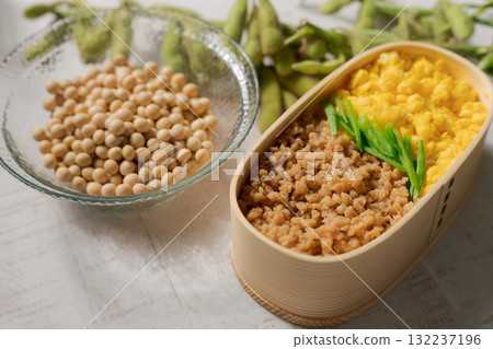 用大豆肉製成的肉末便當 132237196