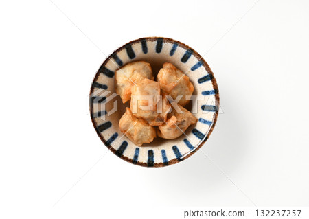 Chikiagi and burdock (Okinawa kamaboko) Chikiagi and burdock (Okinawa kamaboko) 132237257