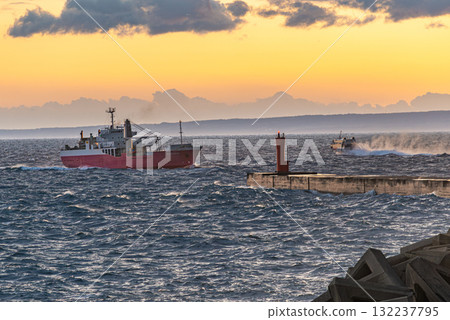 黎明宮之浦港屋久島阿爾卑斯山(冬季) 黎明宮之浦港屋久島阿爾卑斯山(冬季) 132237795