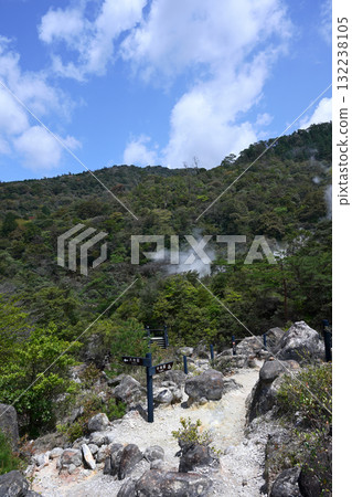 清澈的藍天下的栗之岳八幡大地獄 清澈的藍天下的栗之岳八幡大地獄 132238105