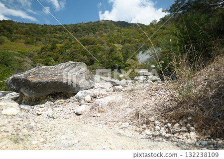 Hachiman Hell, where giant rocks roll 132238109