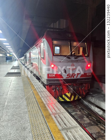 SRT diesel locomotive stopping at Bang Sue Station in Bangkok 132239440