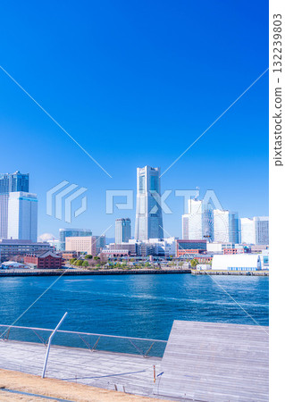 [Cityscape] View of Minato Mirai from Osanbashi Pier in Yokohama on a clear winter day [Kanagawa Prefecture] 132239803