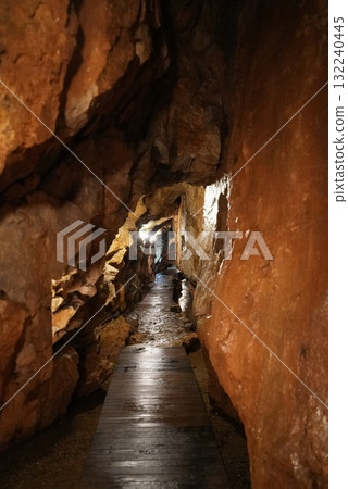 Inside Gujo Cave (Gujo City, Gifu Prefecture) 132240445