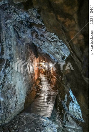 郡上市洞窟內部（岐阜縣郡上市） 132240464