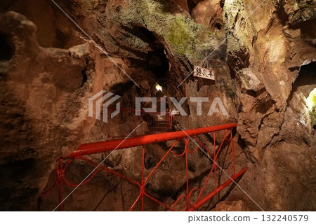Inside the Gujo Cave (Gujo City, Gifu Prefecture) Inside the Gujo Cave (Gujo City, Gifu Prefecture) 132240579