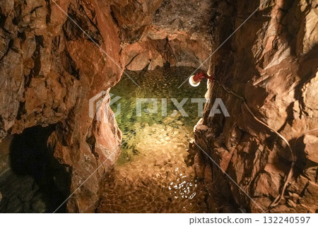 Inside the Gujo Cave (Gujo City, Gifu Prefecture) 132240597