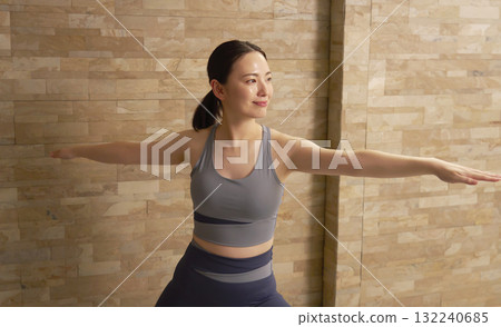 Woman in her 20s, hot yoga 132240685