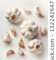 Garlic material white background 132242647