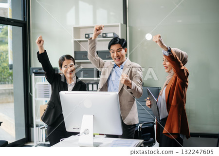 Those who work hard, win in the conference room new startup project Those who work hard, win in the conference room new startup project 132247605