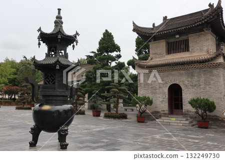 絲路的起點:中國西安大慈恩寺大雁塔 絲路的起點:中國西安大慈恩寺大雁塔 132249730