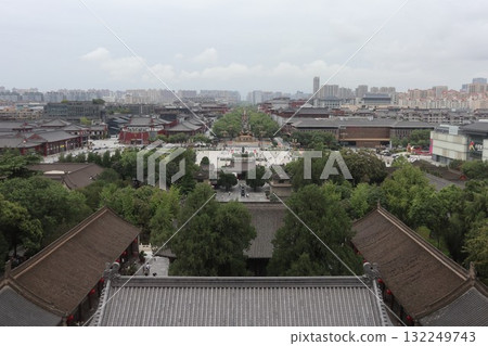 絲路的起點:中國西安大慈恩寺大雁塔 絲路的起點:中國西安大慈恩寺大雁塔 132249743