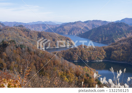 田倉水壩湖的紅葉 田倉水壩湖的紅葉 132250125