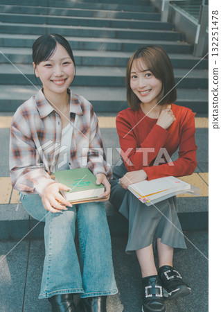 女大學校園生活 132251478