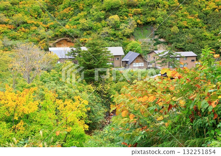 玉川溫泉紅葉風景 132251854