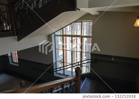 大阪市中央公會堂的復古木窗(2025年8月拍攝) 大阪市中央公會堂的復古木窗(2025年8月拍攝) 132252038