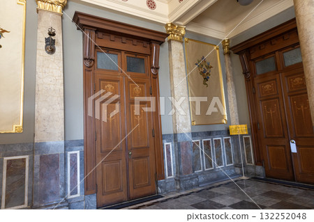 大阪市中央公會堂的復古木門(2025年8月拍攝) 大阪市中央公會堂的復古木門(2025年8月拍攝) 132252048