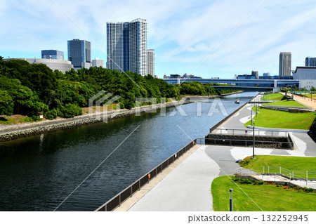 Ariake Kita Bridge / View of Kiyari Bridge from Shinonome Canal (Koto Ward, Tokyo) [September 2025] 132252945