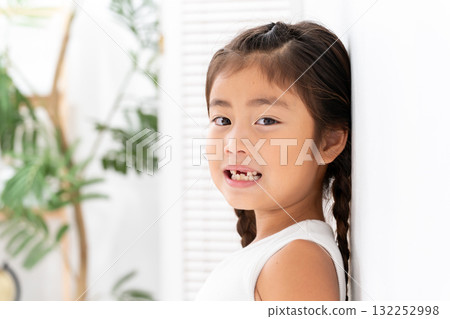 Elementary school girl portrait Elementary school girl portrait 132252998