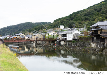 兵庫縣佐用町的驛站町平福街景 兵庫縣佐用町的驛站町平福街景 132253235