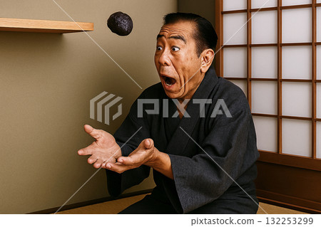 Peony rice cake from the shelf 132253299