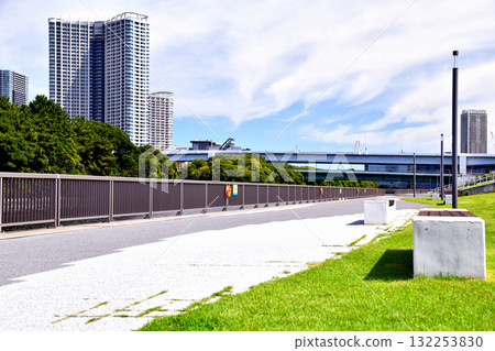 View of Kiyari Bridge from Ariake Waterfront Park (near Ariake Kitabashi Bridge) (Koto Ward, Tokyo) [September 2025] 132253830