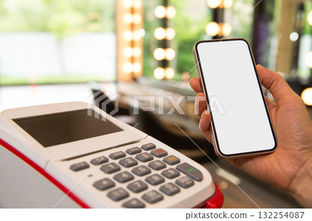 Mobile e commerce in stores Mobile e commerce in stores 132254087