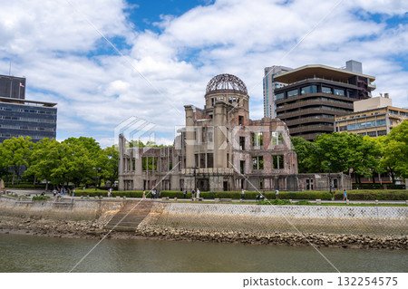 Genbaku Dome ruins and Motoyasu river at Hiroshima Peace Memorial, Japan 132254575