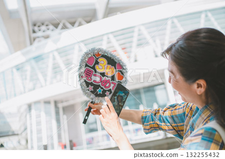 female, females, woman 132255432