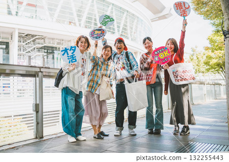 團隊 小組 男人和女人 132255443