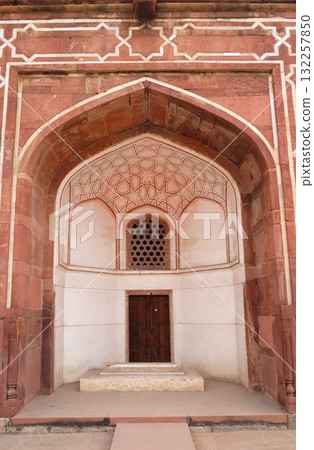 Architecture detail inside the Humayun's Tomb, built by Hamida Banu Begun in 1565-72, Delhi, India 132257850
