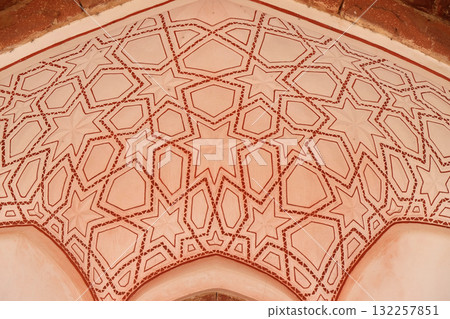 Architecture detail inside the Humayun's Tomb, built by Hamida Banu Begun in 1565-72, Delhi, India Architecture detail inside the Humayun's Tomb, built by Hamida Banu Begun in 1565-72, Delhi, India 132257851